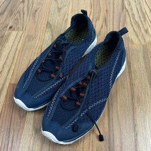 NWOT Alibress Water Shoes Blue Toggle 40